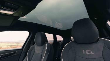 Volkswagen ID.7 Tourer - glass roof