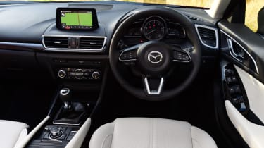 Mazda 3 2016 - interior