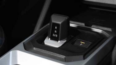 Dacia Duster - gear selector