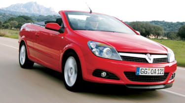Front view of Vauxhall Astra TwinTop