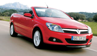Front view of Vauxhall Astra TwinTop