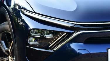 Citroen C5 X - headlight