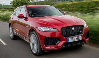 Jaguar F-Pace 3.0d V6 S - front