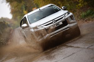 Mitsubishi L200 water splash