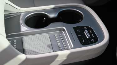 Hyundai Ioniq 9 - centre console
