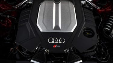 Audi RS 6 Avant - engine