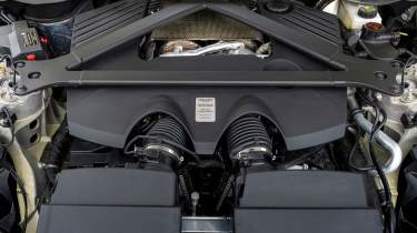 Aston Martin Vantage - engine
