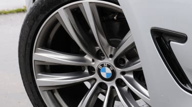 BMW 318d Sport Gran Turismo wheel