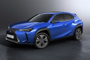 Lexus UX 300e - front/side studio