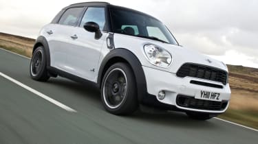MINI Countryman front tracking