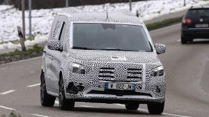 Mercedes%20T-Class%20spyshots.jpg