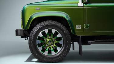 Classic Land Rover Defender V8 Pick-up - wheel