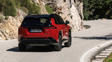 Toyota RAV4 - rear cornering