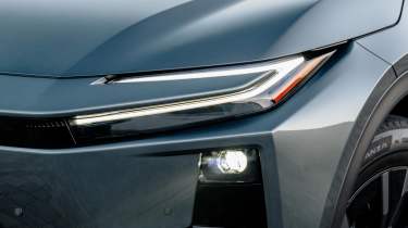 Toyota CH-R+ - front light