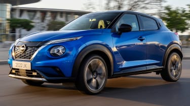 Nissan Juke Hybrid - tracking