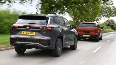 Hyundai Santa Fe and Volkswagen Tayron - rear tracking 