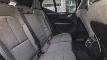 Volvo XC40 facelift - rear seats