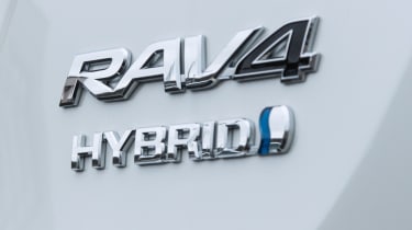 Toyota RAV4 Hybrid UK 2016 - badge