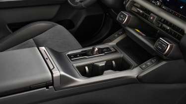 Toyota RAV4 - centre console
