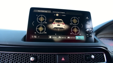 Honda Civic Type R - infotainment screen (G-meter)