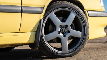 Volvo 850 T-5R - front offside wheel
