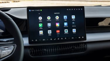 BYD Dolphin G - infotainment