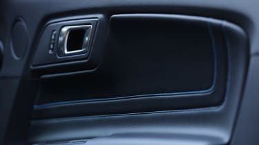 Ford Mustang - door detail