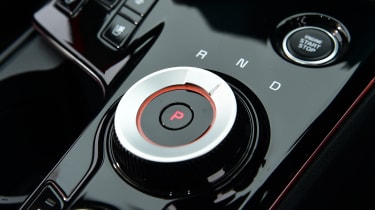 Kia Sportage - gear selector