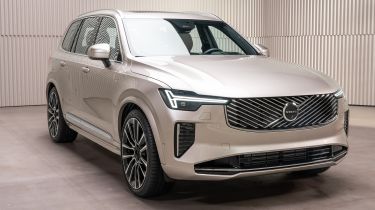 New 2024 Volvo XC90 - front 3/4