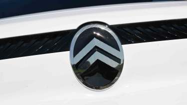 Citroen e-Dispatch - &#039;Citroen&#039; badge grille