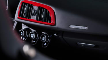 Audi R8 RWD Spyder - RWD badge