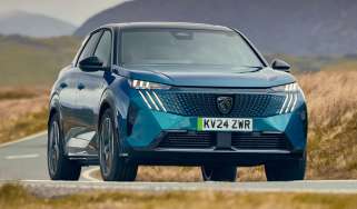Peugeot E-3008 UK - front cornering