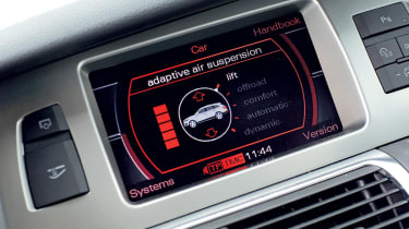 Audi Q7 dashboard detail