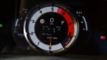 Lexus ES 300h - dials