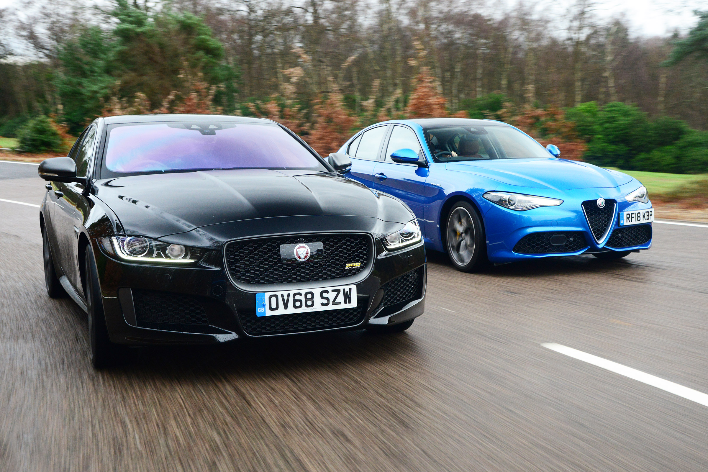 jaguar xe 300 sport vs alfa romeo giulia veloce auto express jaguar xe 300 sport vs alfa romeo