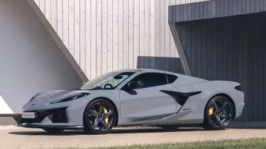 Chevrolet Corvette E-Ray - front static