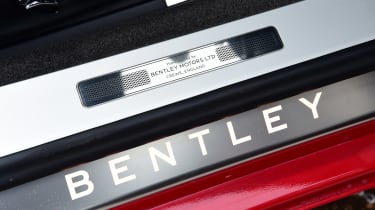 Bentley Continental GT V8 - sill