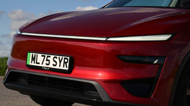 Tesla Model Y Performance 2025 - lights