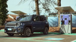 Jeep%20Renegade%204xe%202020-7.jpg