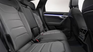 Volkswagen Touareg R-Line - rear seats 