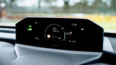 Toyota CH-R+ - dials