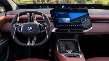 BMW iX3 50 xDrive - dash