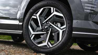 Hyundai Kona Hybrid - wheel