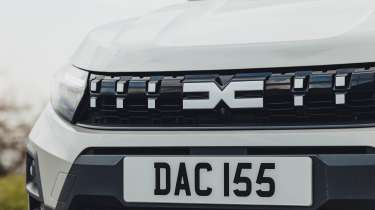 Dacia Jogger Hybrid 155 - grille