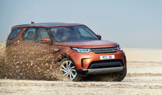 Land Rover Discovery 2017 - official off road 3