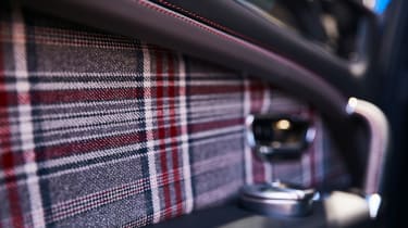 Bentley Bentayga Huntsman - tweed 