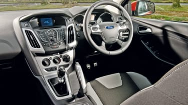 Ford Focus Zetec S 2.0 TDCi dash