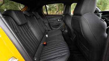 Peugeot 208 - rear seats