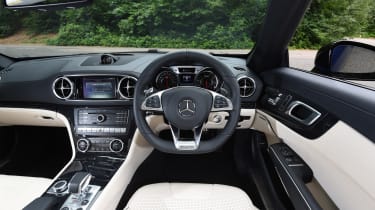 Mercedes-AMG SL 63 2016 - interior
