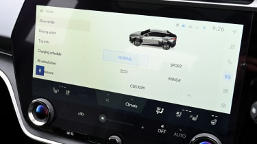 Lexus RZ 450e - touchscreen